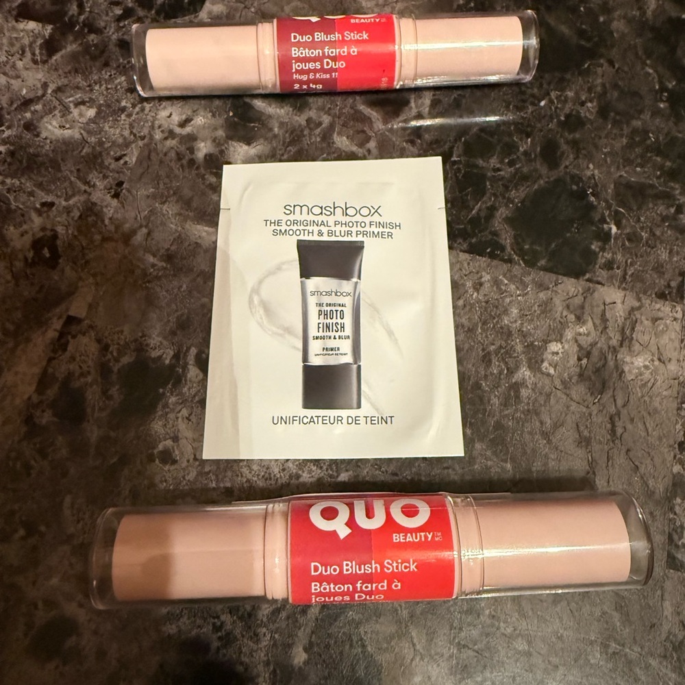 2 BNIP Quo Duo Blush Stick SetS with Smashbox Primer